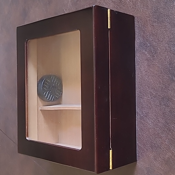 Cigar Humidor - Picture 4 of 6